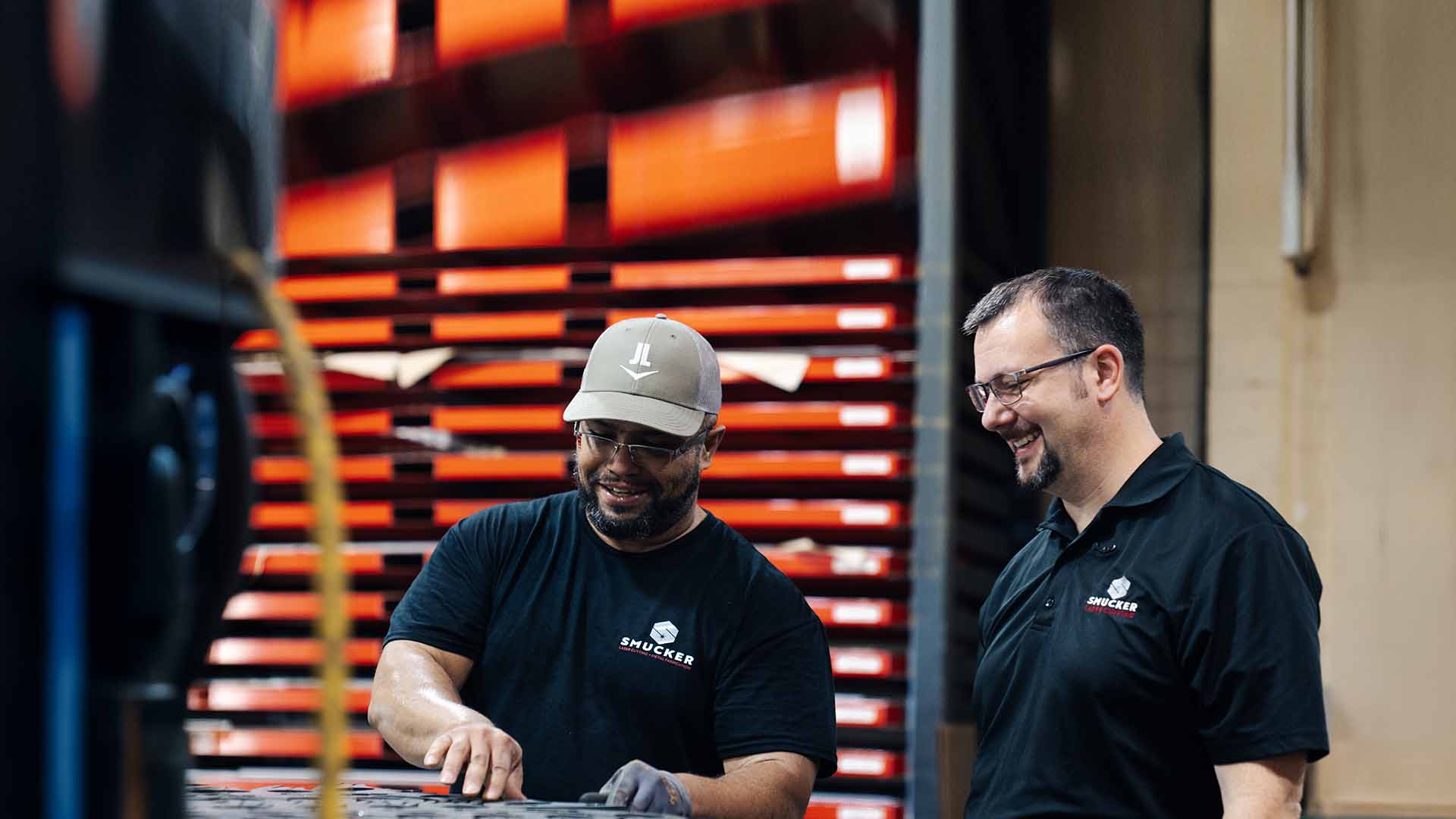 Corte a laser e fabricação em metais da Smucker - customer story banner